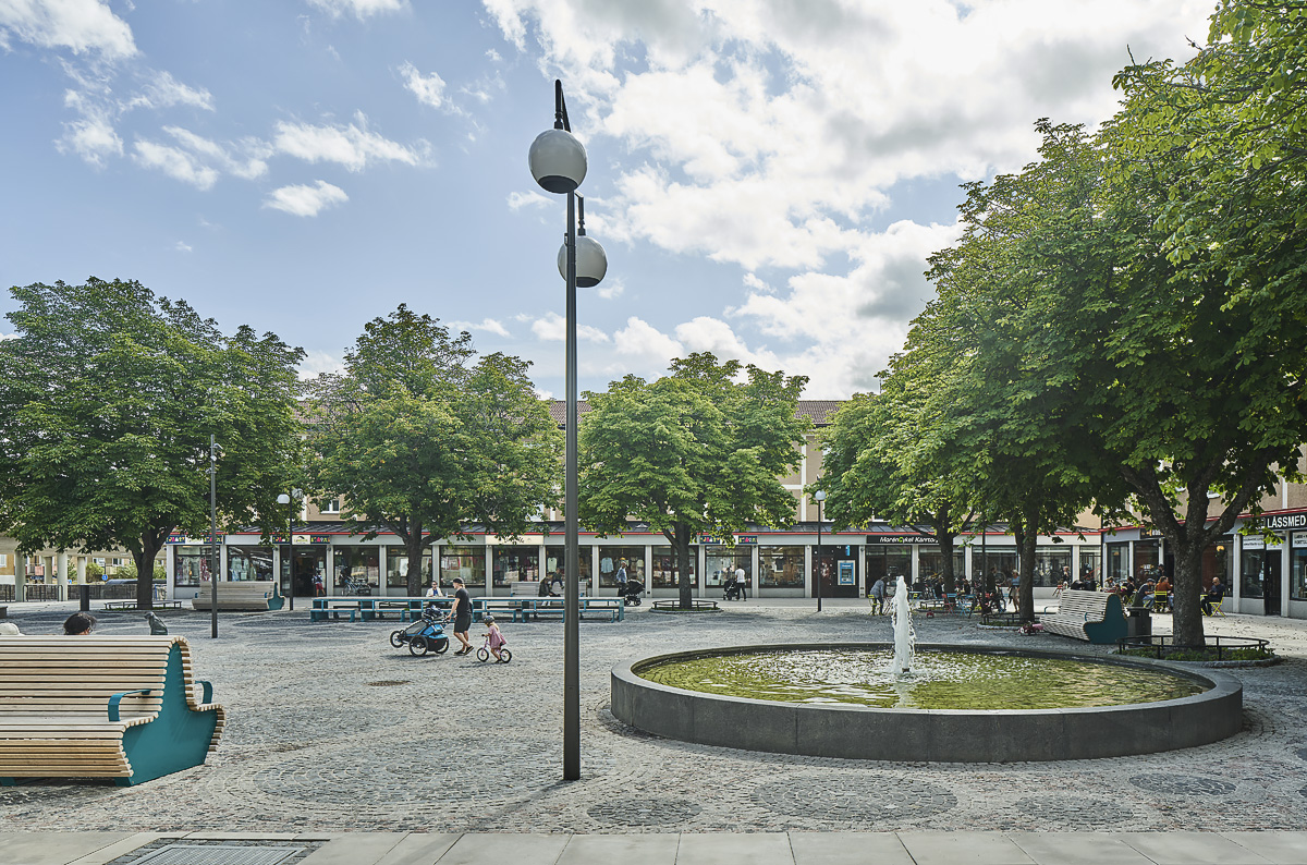 Kärrtorp Centrum fontän foto Åke Eson