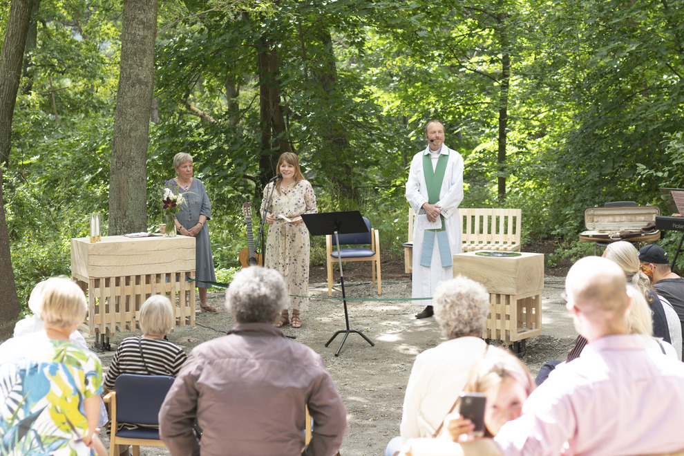 Invigning av Gläntan meditationsträdgård, foto Anders Bobert, arkitekt Nyréns Arkitektkontor