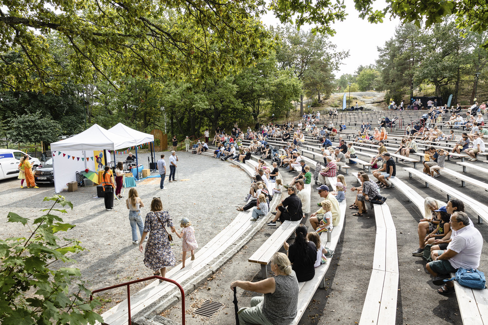 Teaterparken: Nyréns Arkitekter Beställare: Exploateringskontoret, Stockholms stad Fotograf: Thomas Zaar